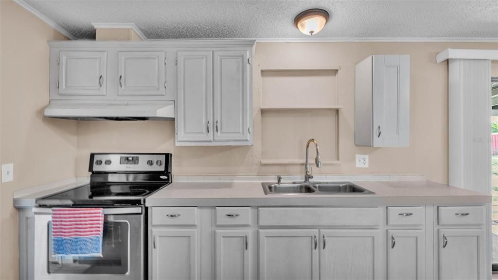 For Sale: $245,000 (4 beds, 2 baths, 1188 Square Feet)