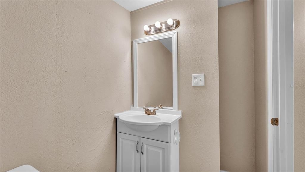 For Sale: $245,000 (4 beds, 2 baths, 1188 Square Feet)