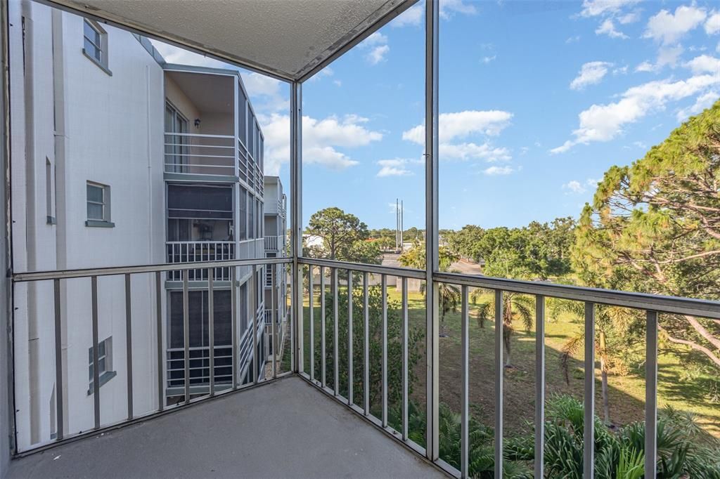 For Sale: $89,000 (1 beds, 1 baths, 630 Square Feet)