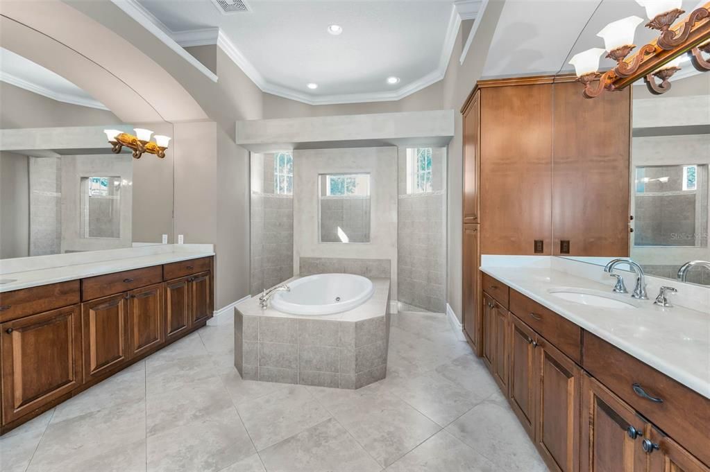 待售: $1,799,900 (4 贝兹, 4 浴室, 4914 平方英尺)