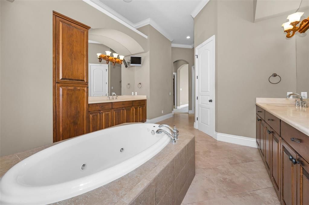 待售: $1,799,900 (4 贝兹, 4 浴室, 4914 平方英尺)