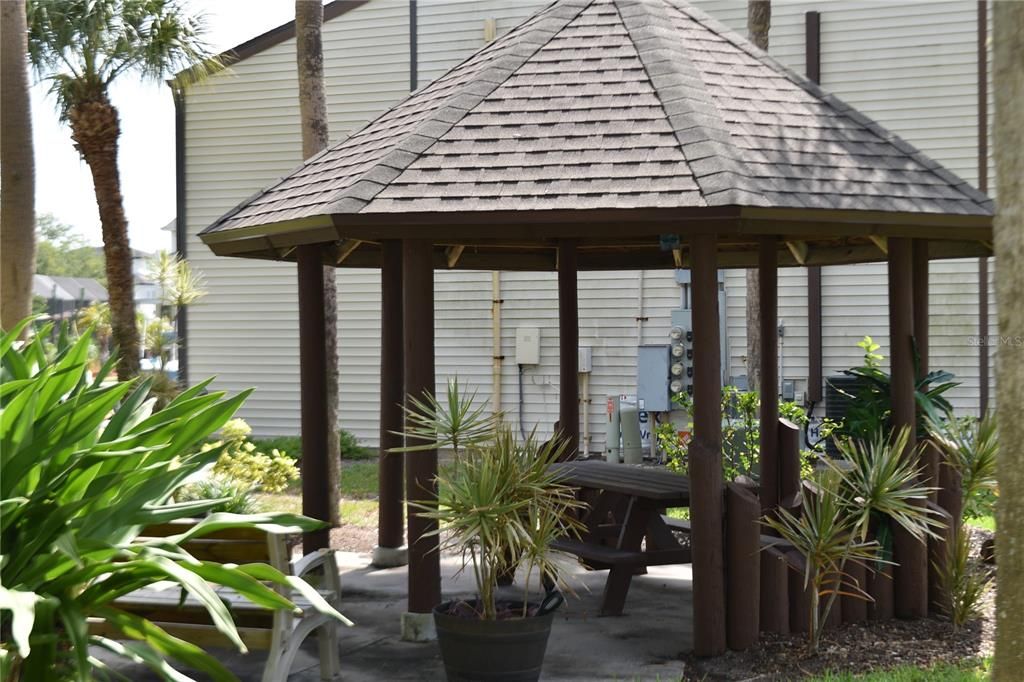 For Sale: $170,000 (2 beds, 2 baths, 1020 Square Feet)