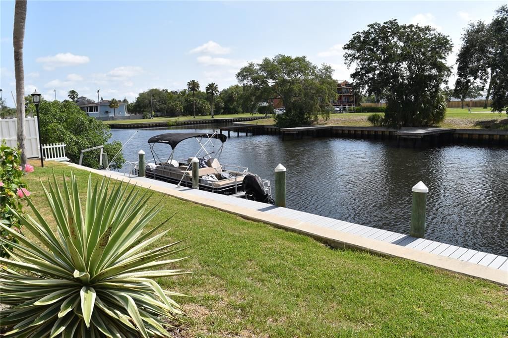 For Sale: $170,000 (2 beds, 2 baths, 1020 Square Feet)