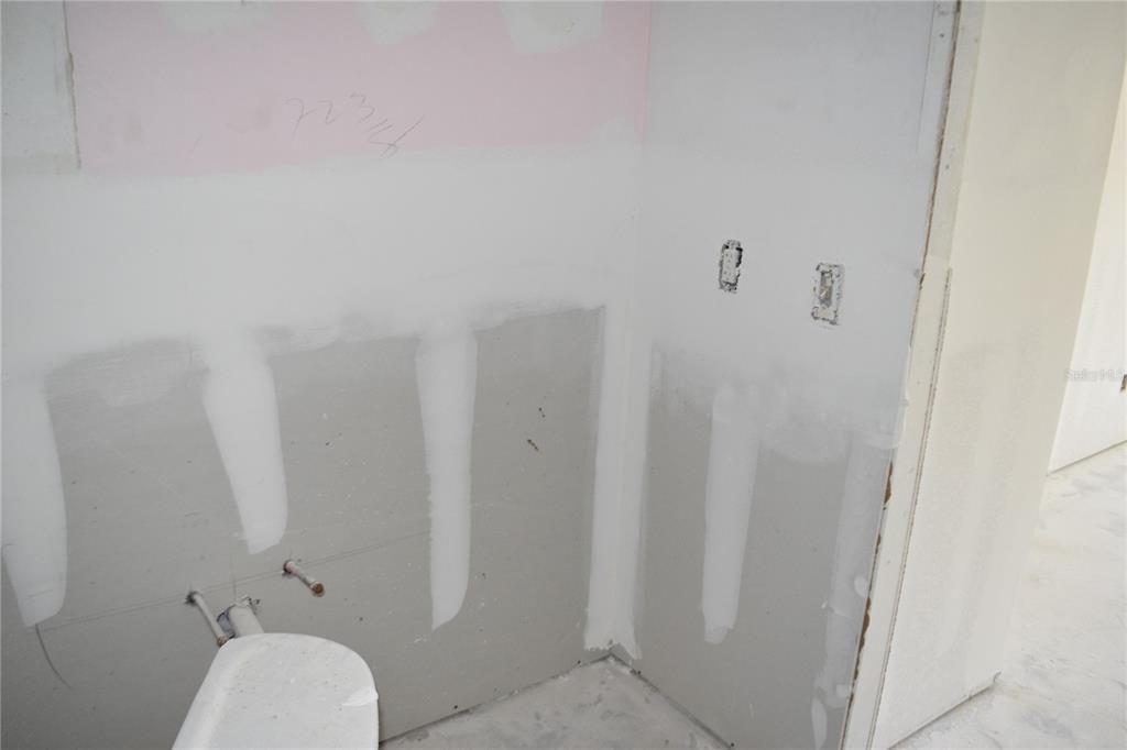 For Sale: $170,000 (2 beds, 2 baths, 1020 Square Feet)