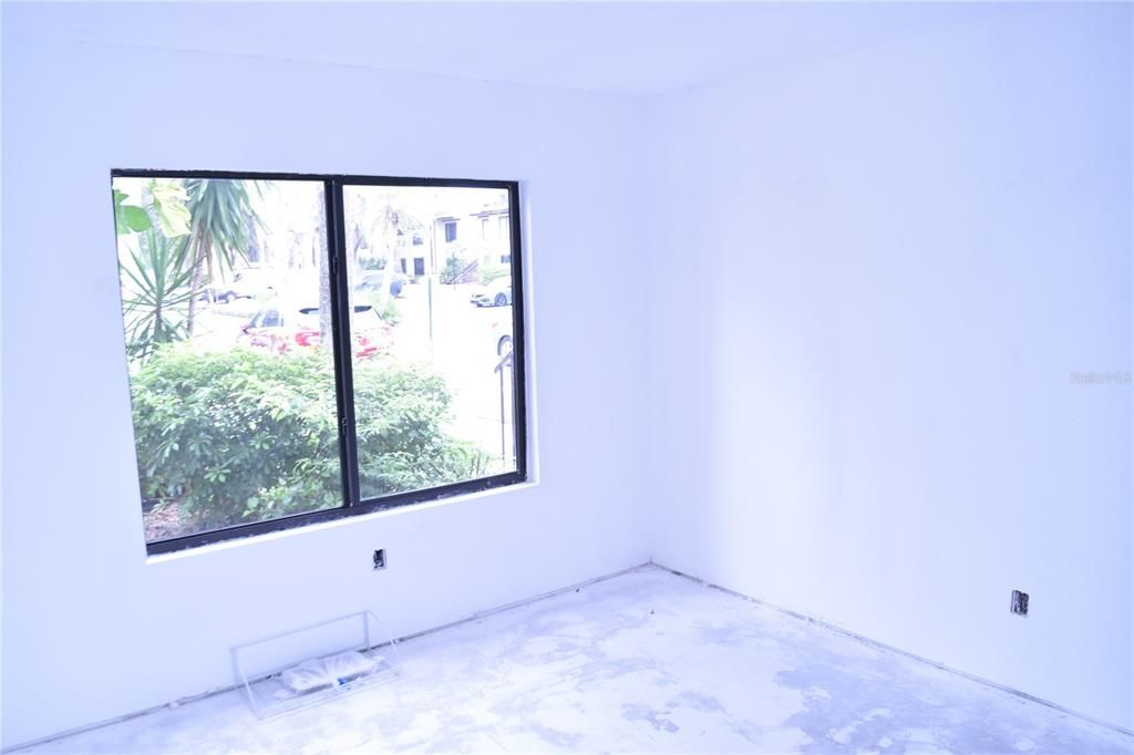 For Sale: $170,000 (2 beds, 2 baths, 1020 Square Feet)