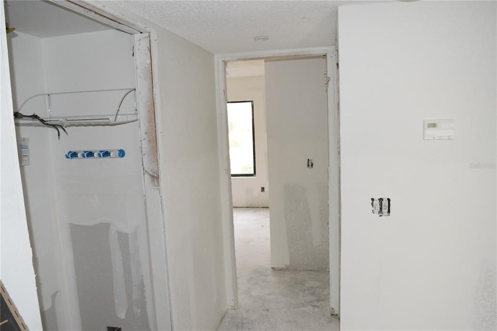 For Sale: $170,000 (2 beds, 2 baths, 1020 Square Feet)