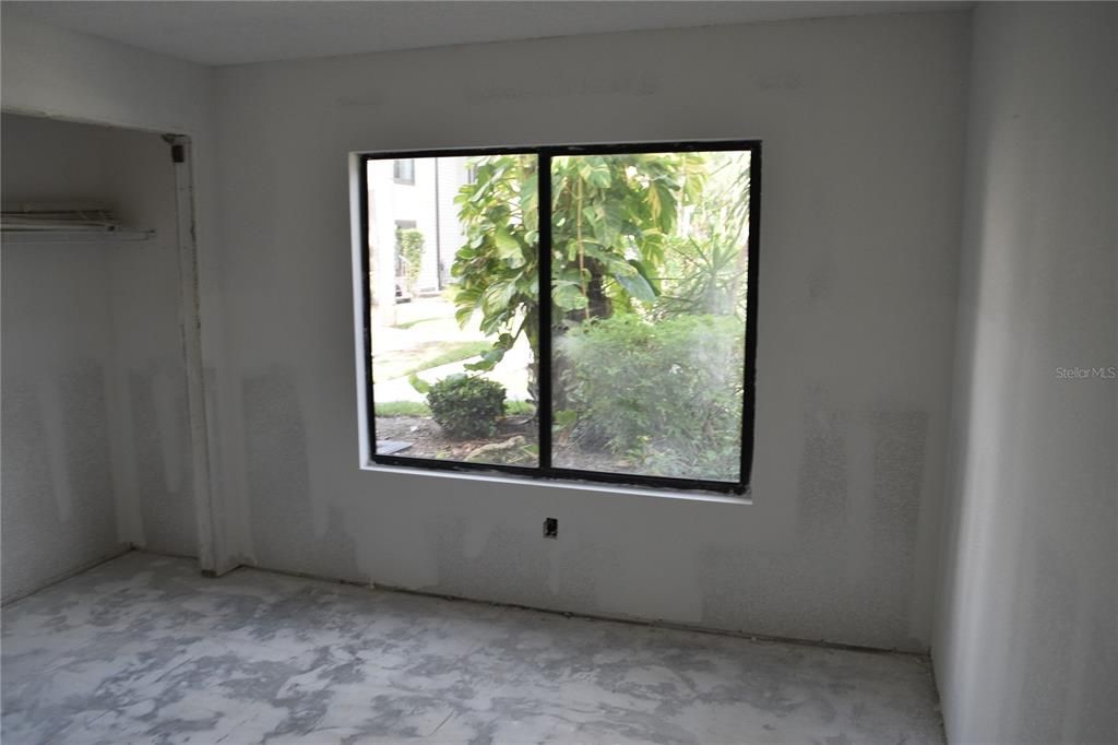 For Sale: $170,000 (2 beds, 2 baths, 1020 Square Feet)