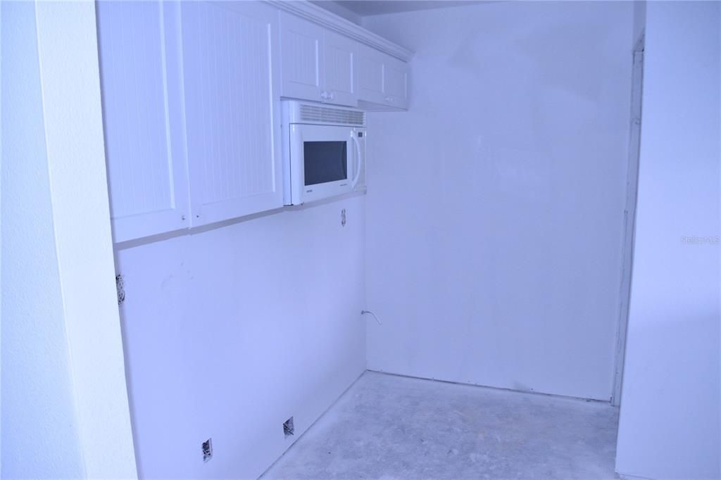 For Sale: $170,000 (2 beds, 2 baths, 1020 Square Feet)
