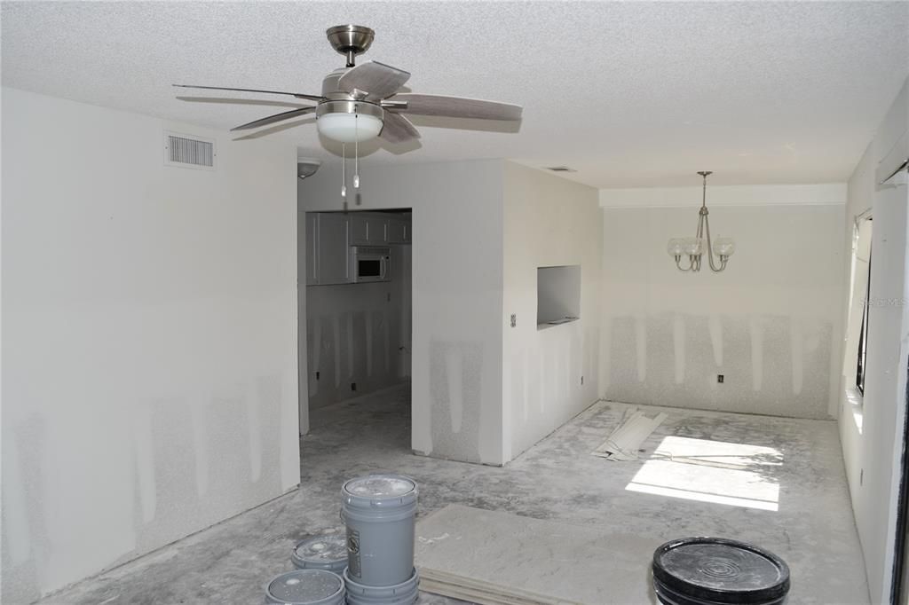 For Sale: $170,000 (2 beds, 2 baths, 1020 Square Feet)