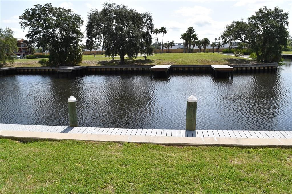 For Sale: $170,000 (2 beds, 2 baths, 1020 Square Feet)