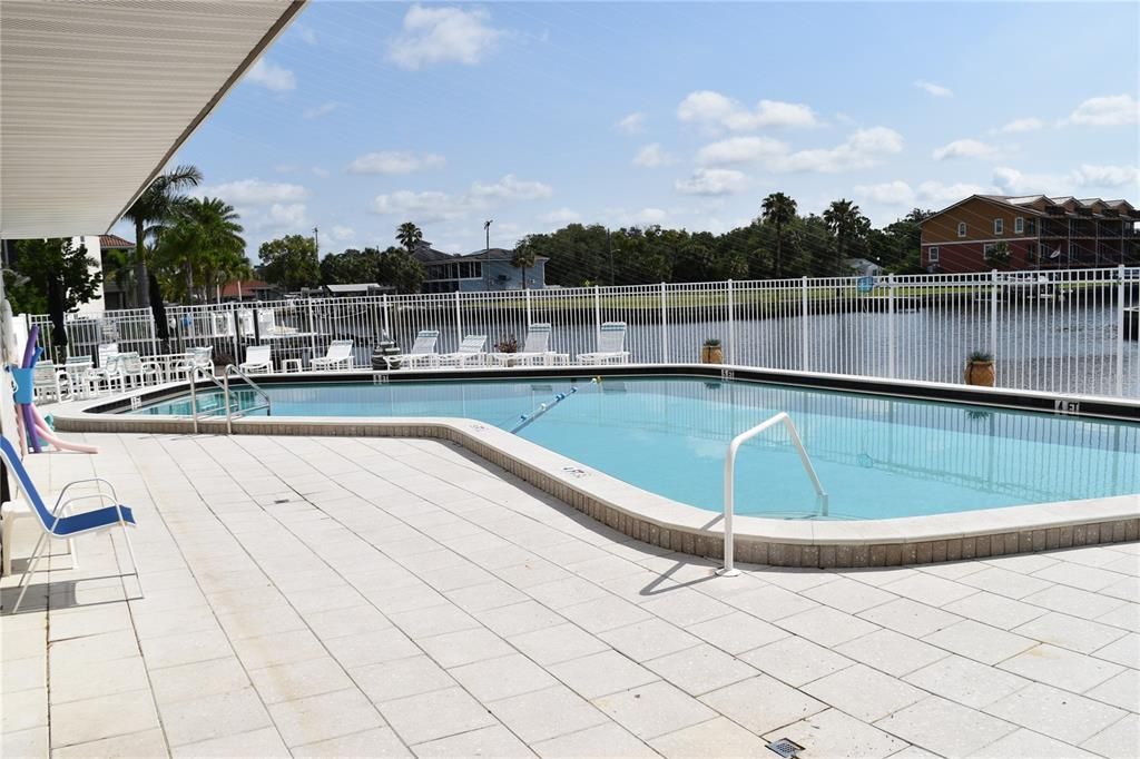 For Sale: $170,000 (2 beds, 2 baths, 1020 Square Feet)