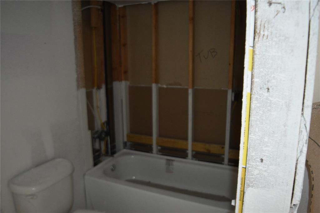 For Sale: $170,000 (2 beds, 2 baths, 1020 Square Feet)