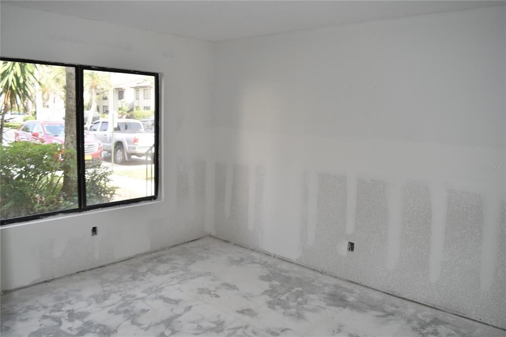 For Sale: $170,000 (2 beds, 2 baths, 1020 Square Feet)