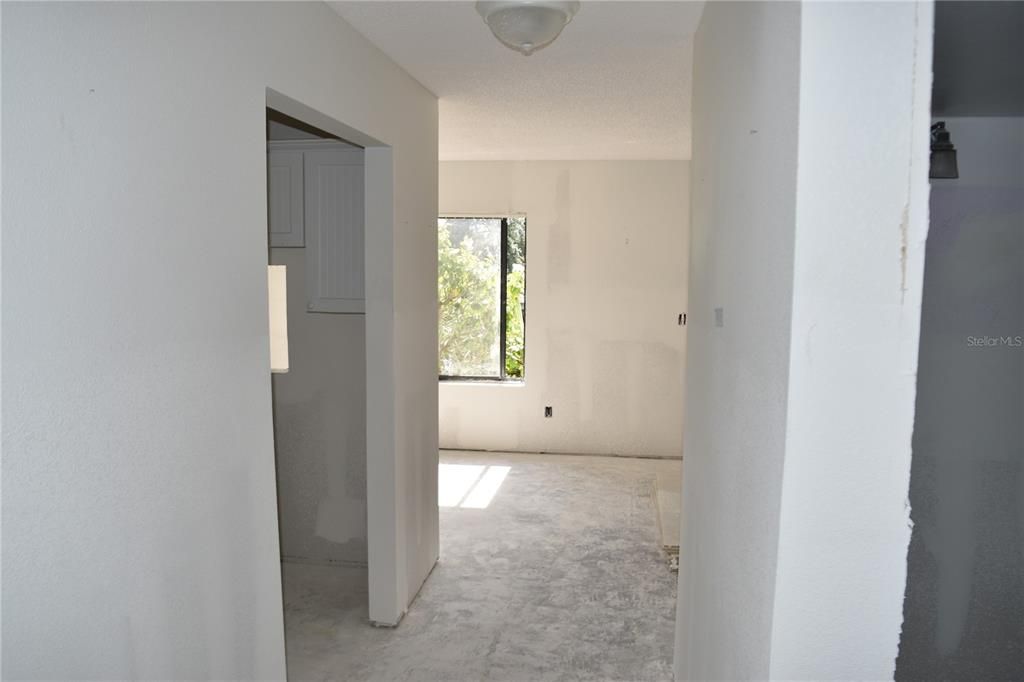 For Sale: $170,000 (2 beds, 2 baths, 1020 Square Feet)