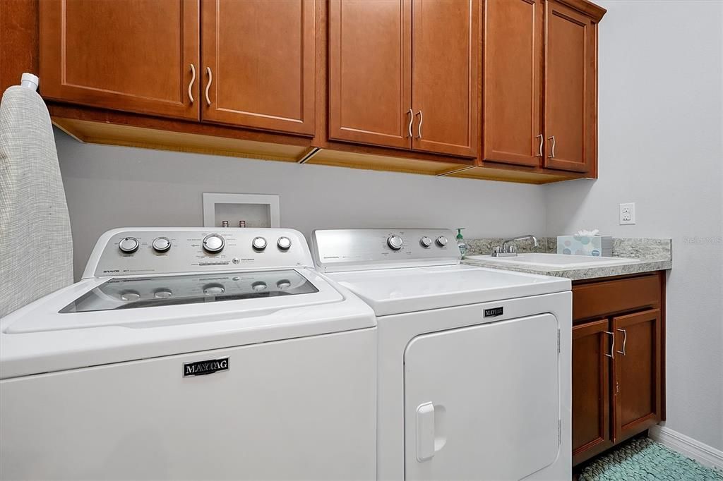 For Sale: $410,000 (2 beds, 2 baths, 1705 Square Feet)