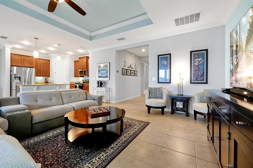 For Sale: $410,000 (2 beds, 2 baths, 1705 Square Feet)