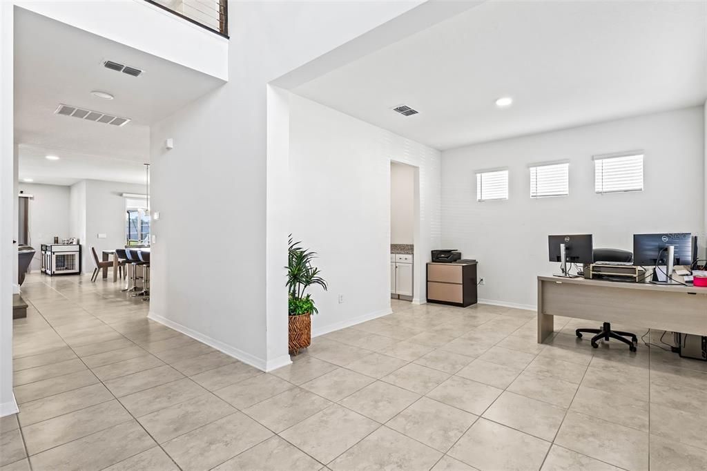 For Sale: $550,000 (5 beds, 3 baths, 3566 Square Feet)