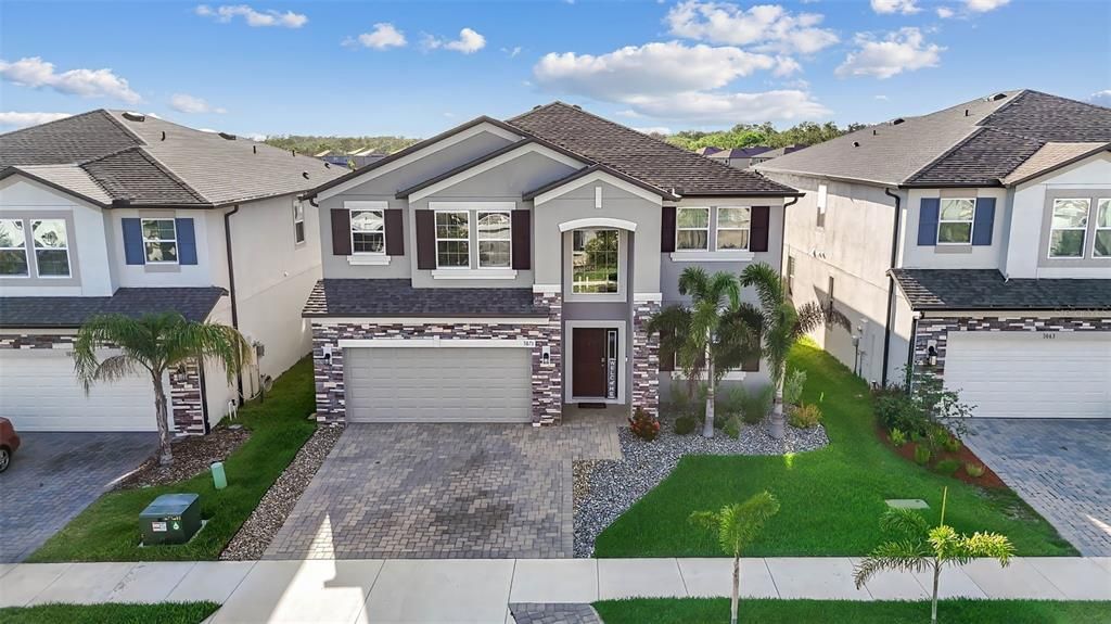 For Sale: $550,000 (5 beds, 3 baths, 3566 Square Feet)