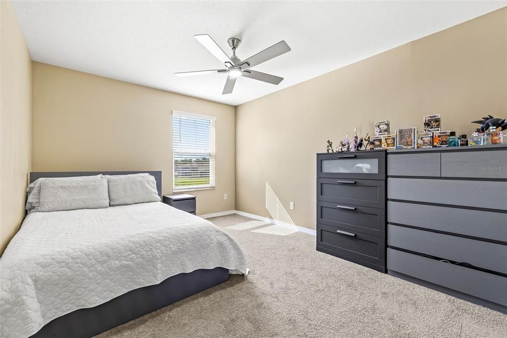 For Sale: $550,000 (5 beds, 3 baths, 3566 Square Feet)