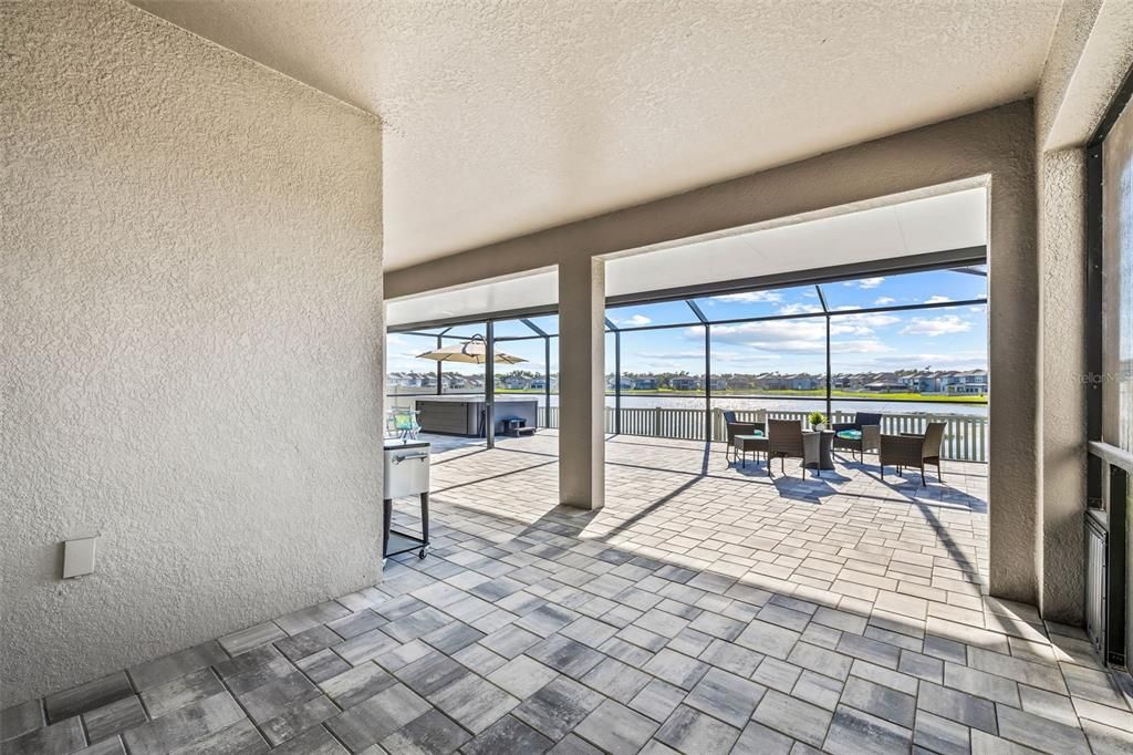 For Sale: $550,000 (5 beds, 3 baths, 3566 Square Feet)