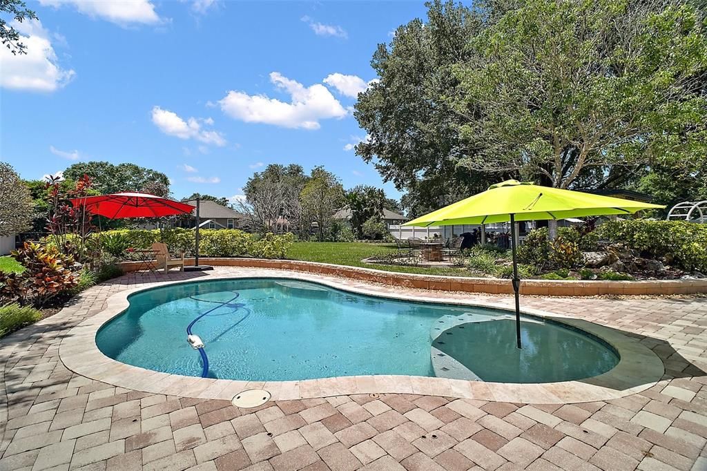 合同活跃: $599,000 (4 贝兹, 3 浴室, 2774 平方英尺)