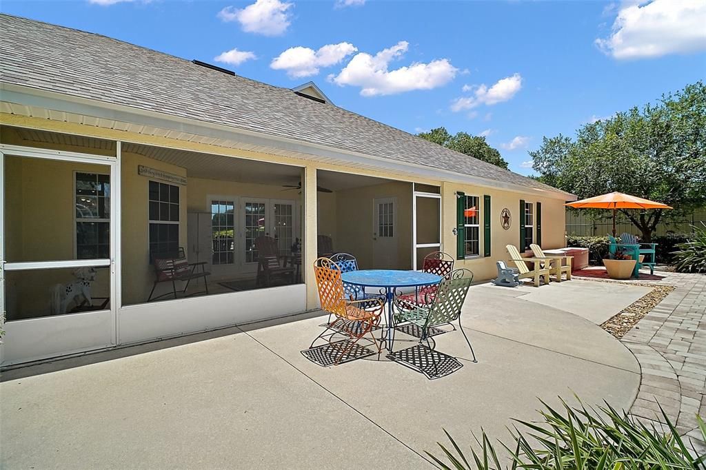 合同活跃: $599,000 (4 贝兹, 3 浴室, 2774 平方英尺)