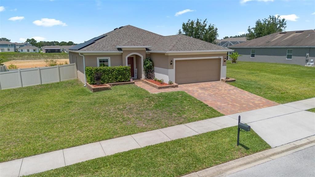 Recently Sold: $339,400 (4 beds, 2 baths, 1749 Square Feet)