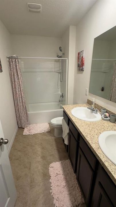 For Sale: $335,900 (5 beds, 3 baths, 2528 Square Feet)