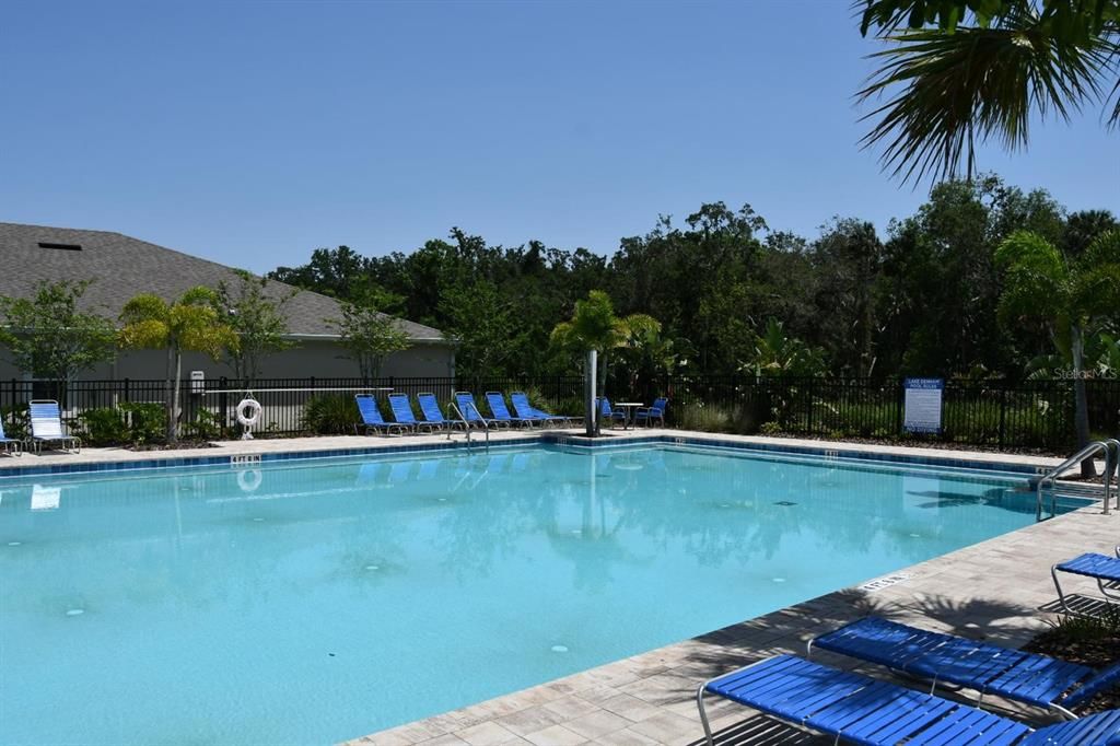 For Sale: $335,900 (5 beds, 3 baths, 2528 Square Feet)