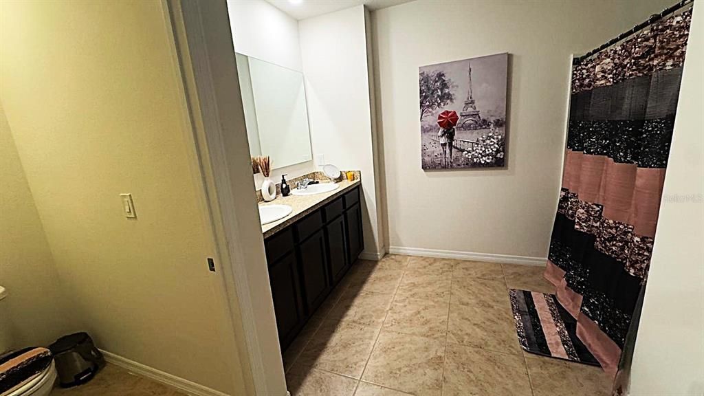 For Sale: $335,900 (5 beds, 3 baths, 2528 Square Feet)