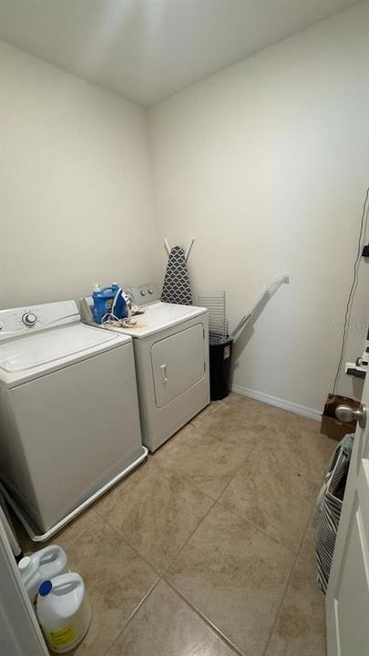 For Sale: $335,900 (5 beds, 3 baths, 2528 Square Feet)