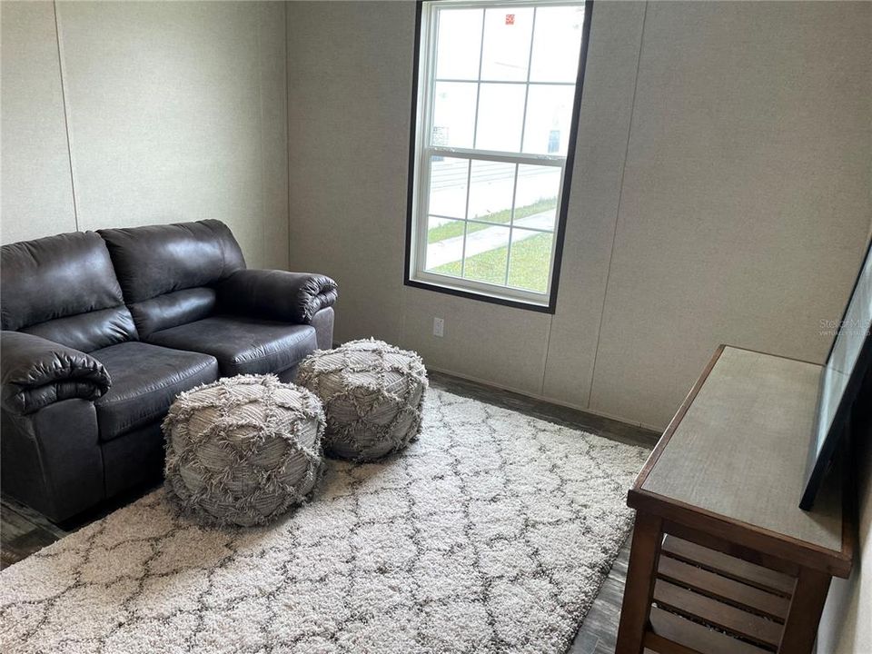 Под контрактом: $175,000 (3 спален, 2 ванн, 1608 Квадратных фут)