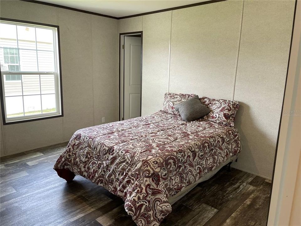 Под контрактом: $175,000 (3 спален, 2 ванн, 1608 Квадратных фут)