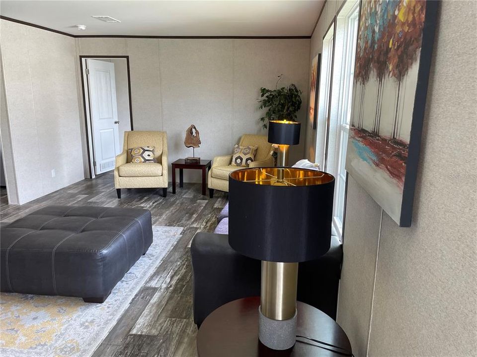 Под контрактом: $175,000 (3 спален, 2 ванн, 1608 Квадратных фут)