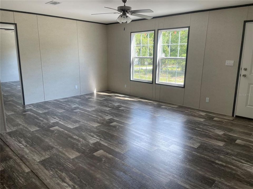 Под контрактом: $175,000 (3 спален, 2 ванн, 1608 Квадратных фут)