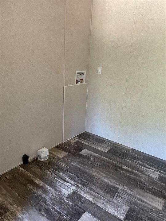 Под контрактом: $175,000 (3 спален, 2 ванн, 1608 Квадратных фут)