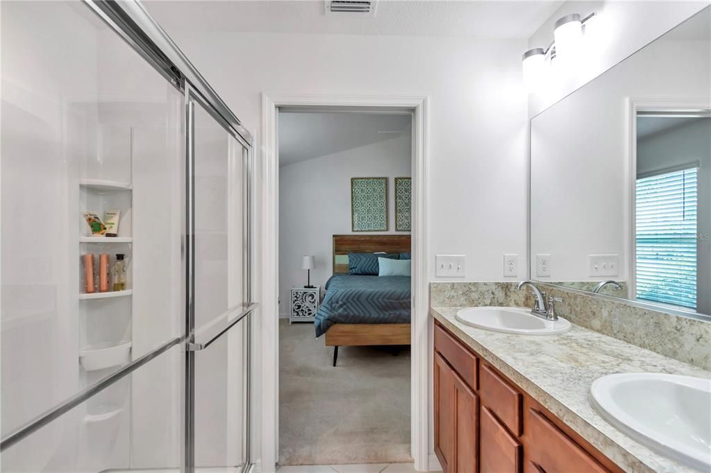 На продажу: $309,000 (2 спален, 2 ванн, 1203 Квадратных фут)