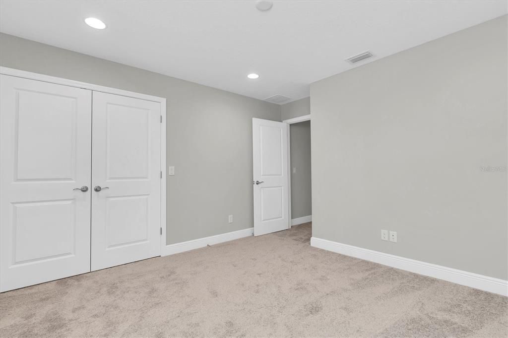 For Sale: $1,050,000 (5 beds, 4 baths, 3545 Square Feet)