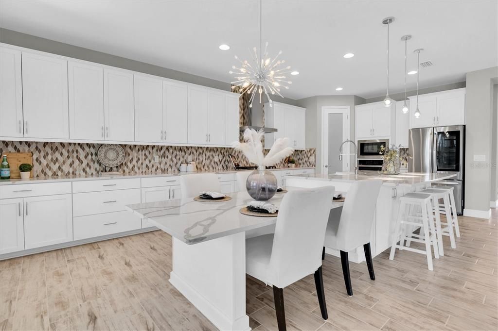 For Sale: $1,050,000 (5 beds, 4 baths, 3545 Square Feet)