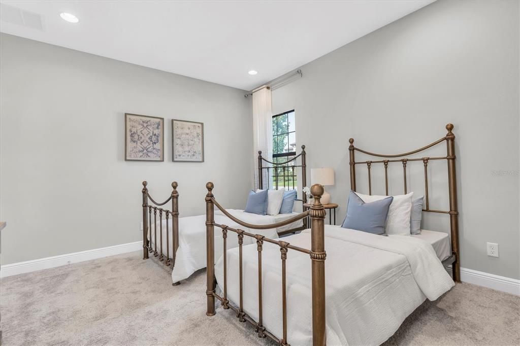 For Sale: $1,050,000 (5 beds, 4 baths, 3545 Square Feet)