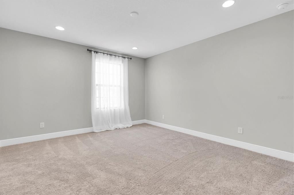 For Sale: $1,050,000 (5 beds, 4 baths, 3545 Square Feet)