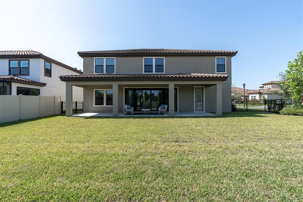 For Sale: $1,050,000 (5 beds, 4 baths, 3545 Square Feet)