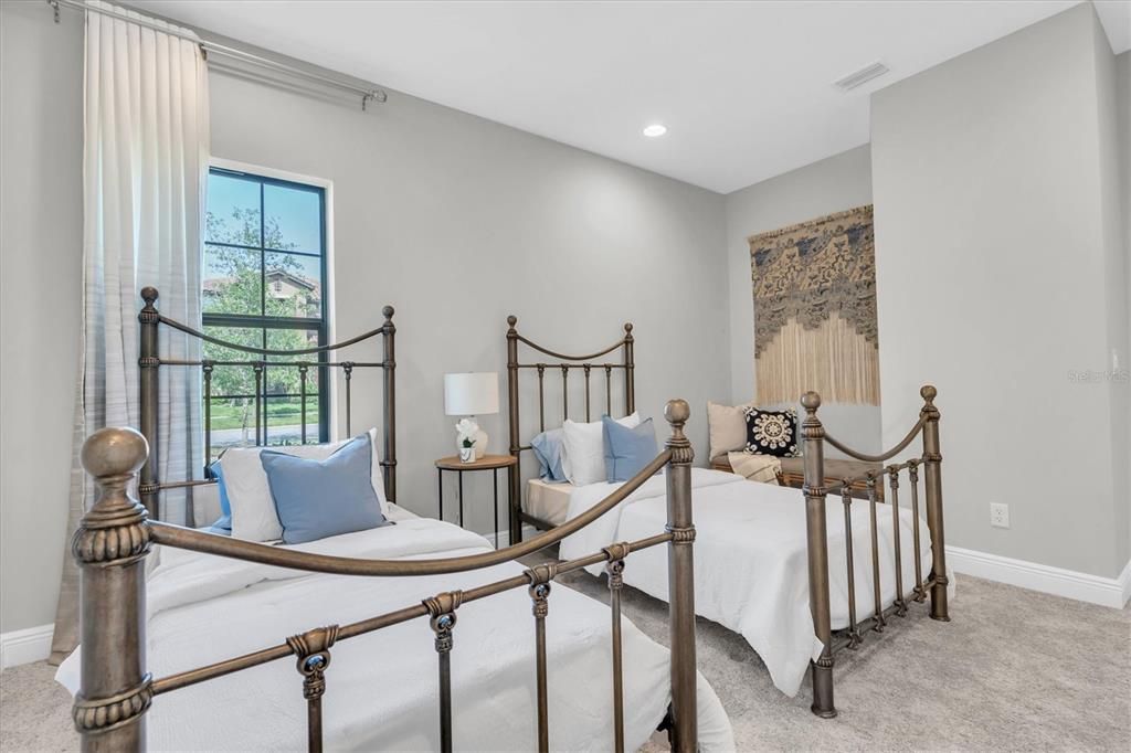 For Sale: $1,050,000 (5 beds, 4 baths, 3545 Square Feet)