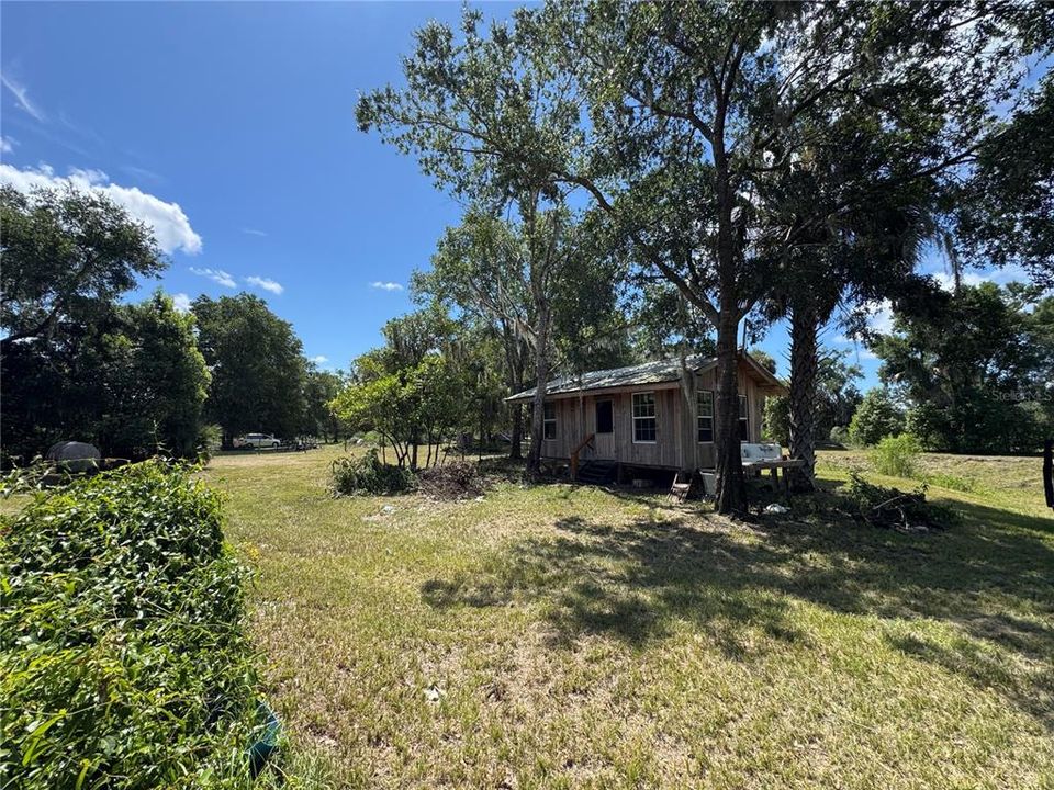 For Sale: $325,000 (2 beds, 1 baths, 1064 Square Feet)