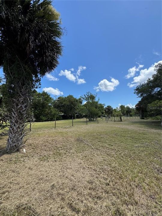 For Sale: $325,000 (2 beds, 1 baths, 1064 Square Feet)