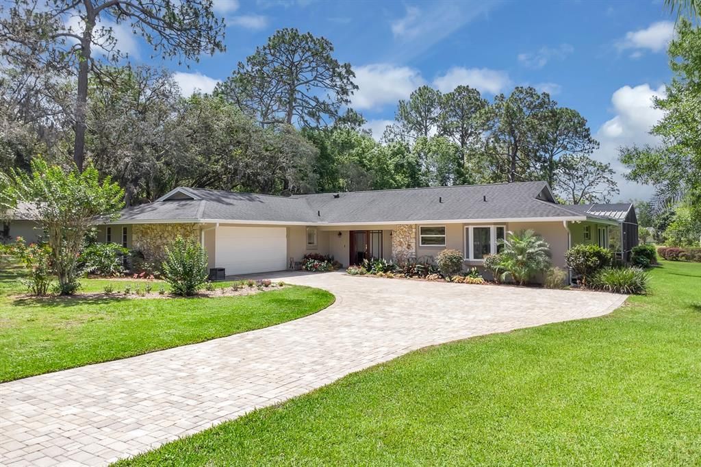 Recently Sold: $700,000 (4 beds, 3 baths, 2526 Square Feet)
