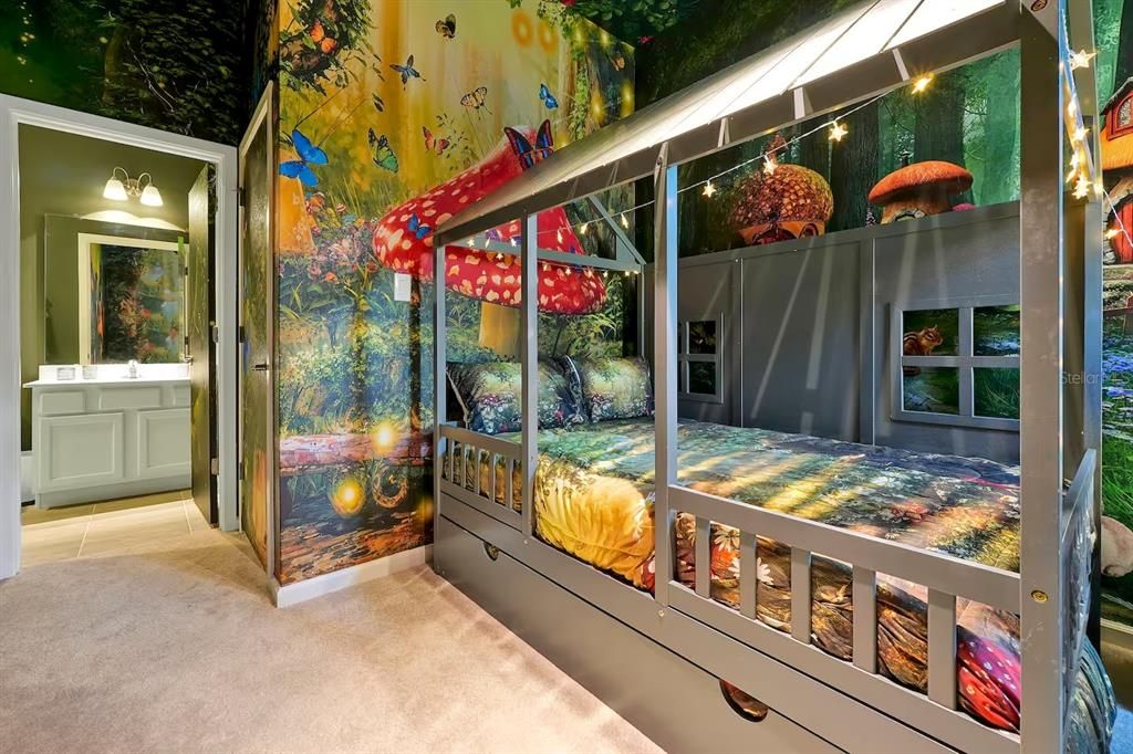 待售: $1,398,000 (12 贝兹, 11 浴室, 4954 平方英尺)