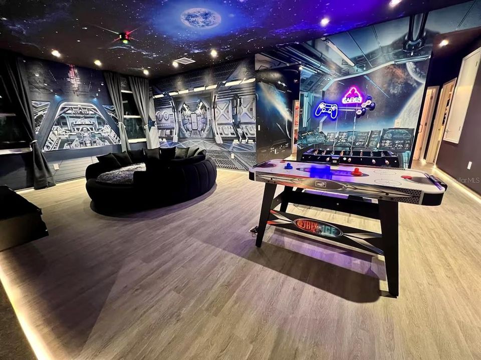 待售: $1,398,000 (12 贝兹, 11 浴室, 4954 平方英尺)