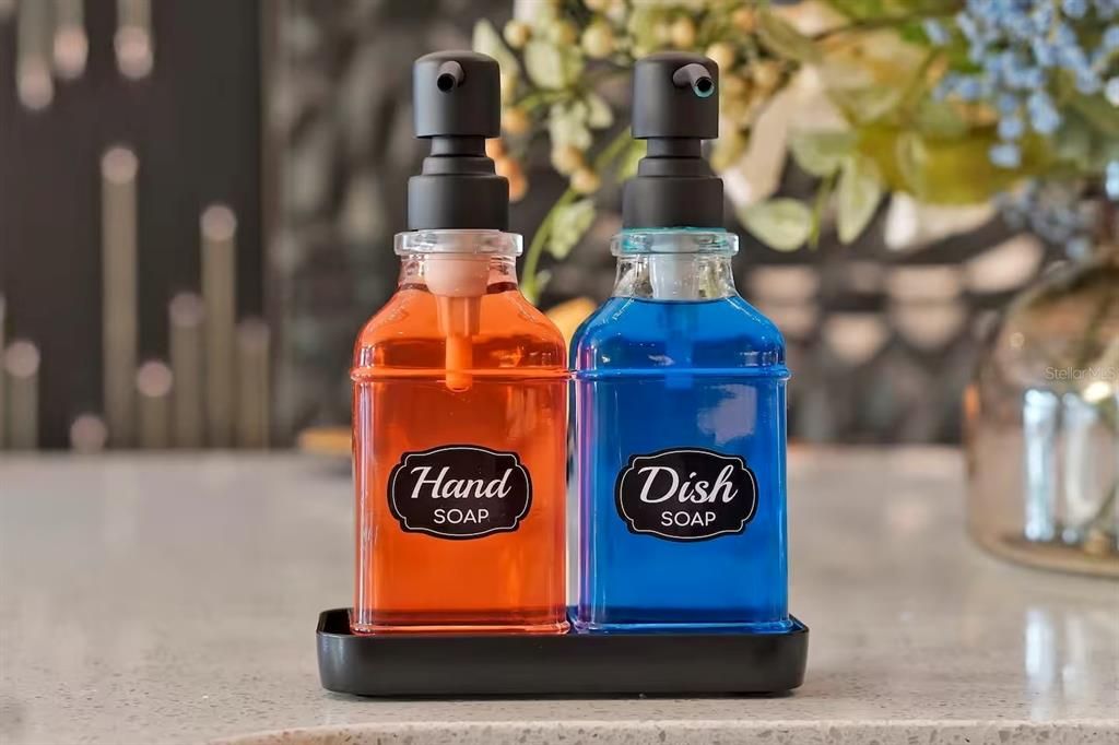 待售: $1,398,000 (12 贝兹, 11 浴室, 4954 平方英尺)