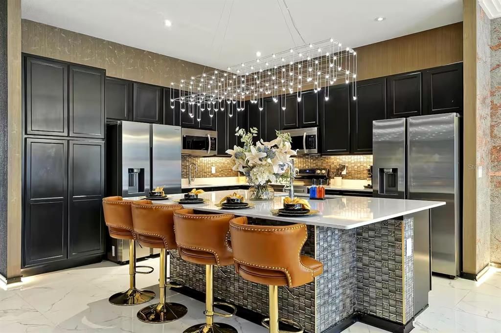 待售: $1,398,000 (12 贝兹, 11 浴室, 4954 平方英尺)